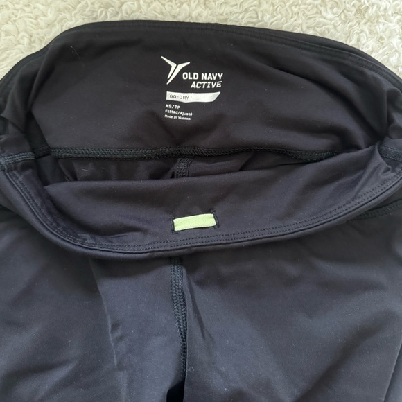 Old navy black workout leggings with pocket - Picture 4 of 5